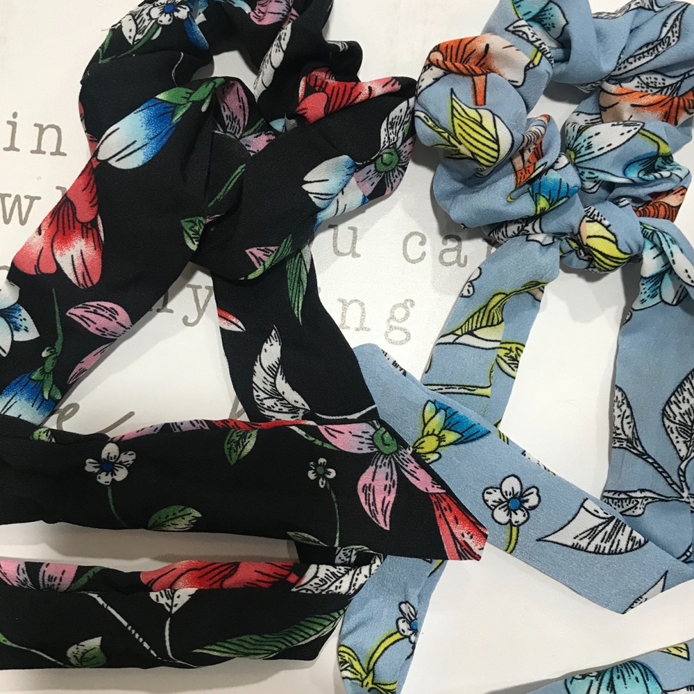 2 pack (black/blue) scrunchie with hair ribbon